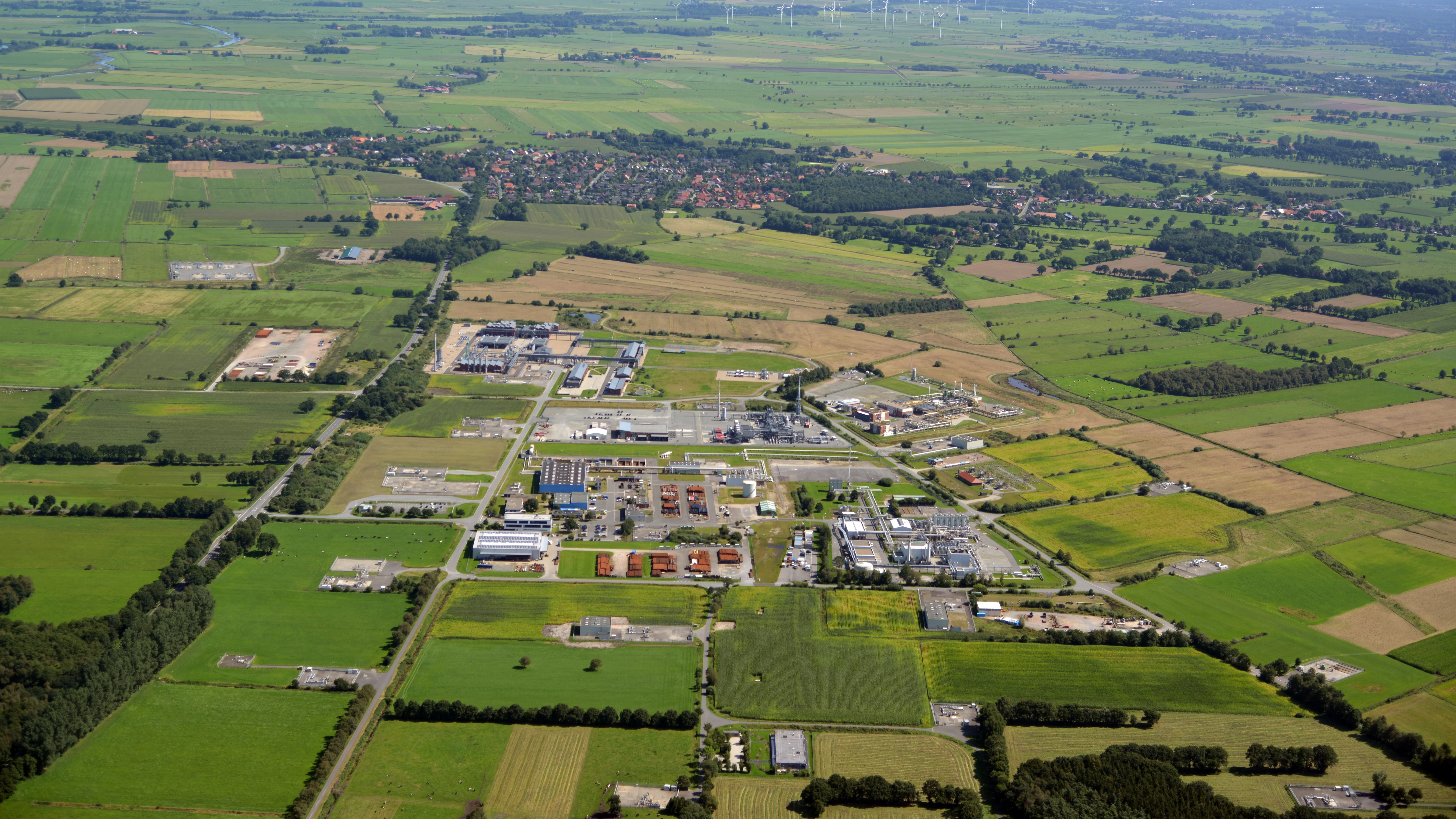 Luftbild der Kavernenanlage Etzel