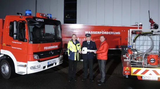 Key handover of fire fighting equipment from the operators to the municipality of Friedburg in 2017