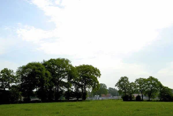 Kavernenplatz im Grünen am Standort Etzel