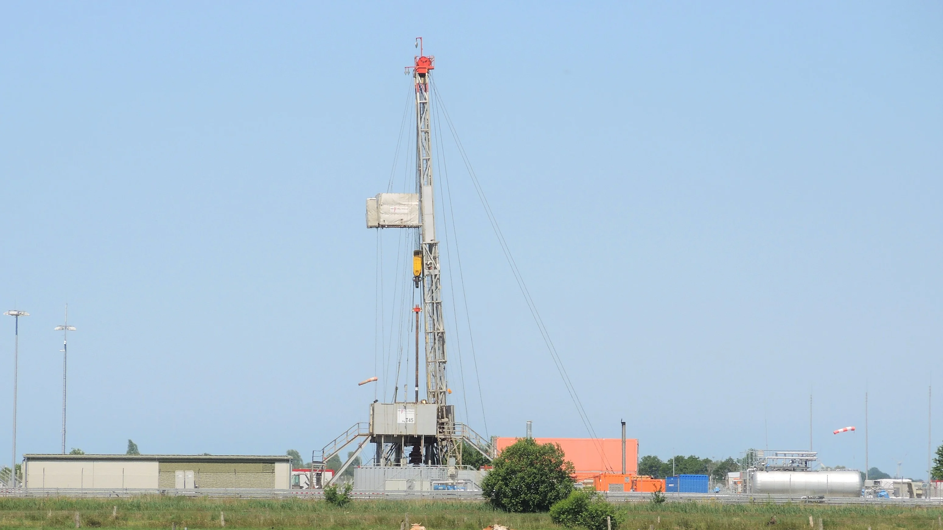 Winde, die zum Aus- und Einbau des Gasförderstrangs genutzt wird