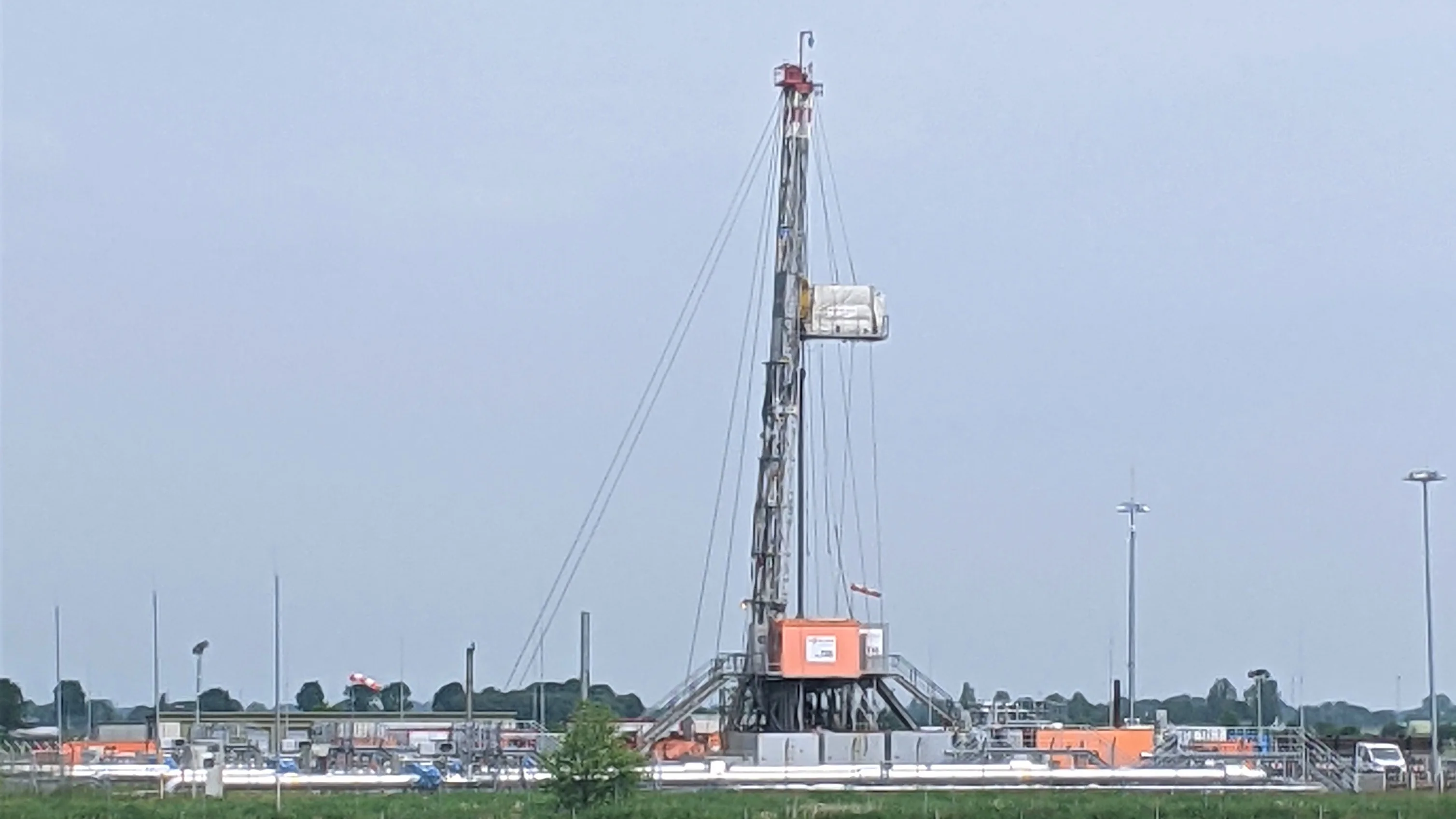 Winde, die zum Aus- und Einbau des Gasförderstrangs genutzt wird