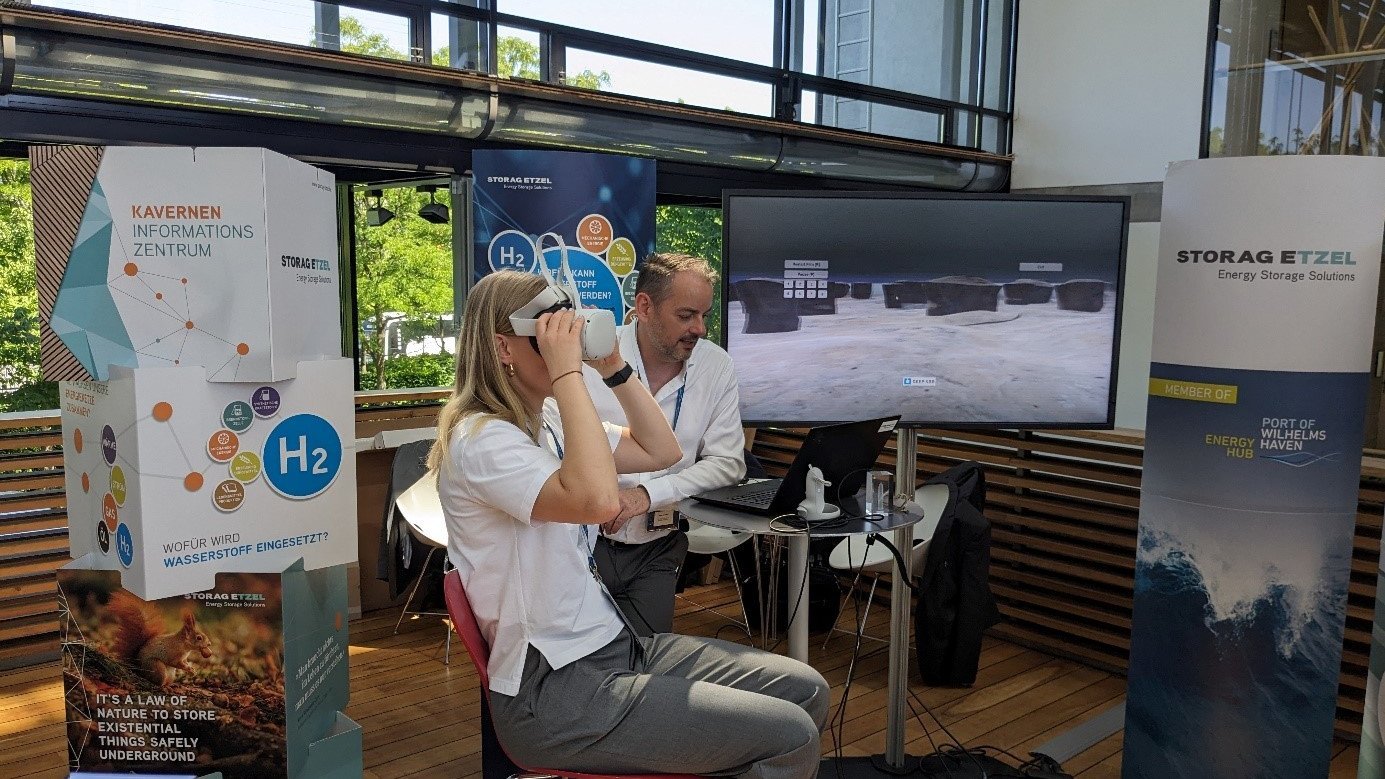 Unser Messestand mit VR-Brille