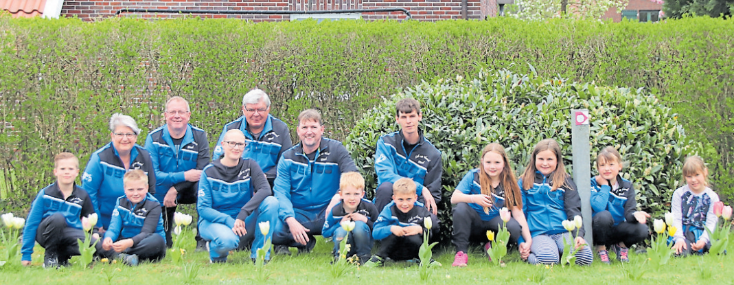 Die Jugend des KBV „Liek ut Hand“ Etzel war im vergangenen Jahr aktiv und pflanzte Tausende von Blumenzwiebel an Etzeler Straßen.