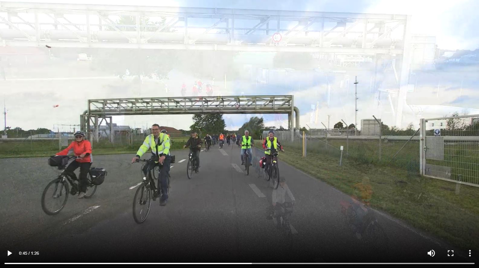 Endspurt: Fahrt unter der Rohrbrücke im Südfeld