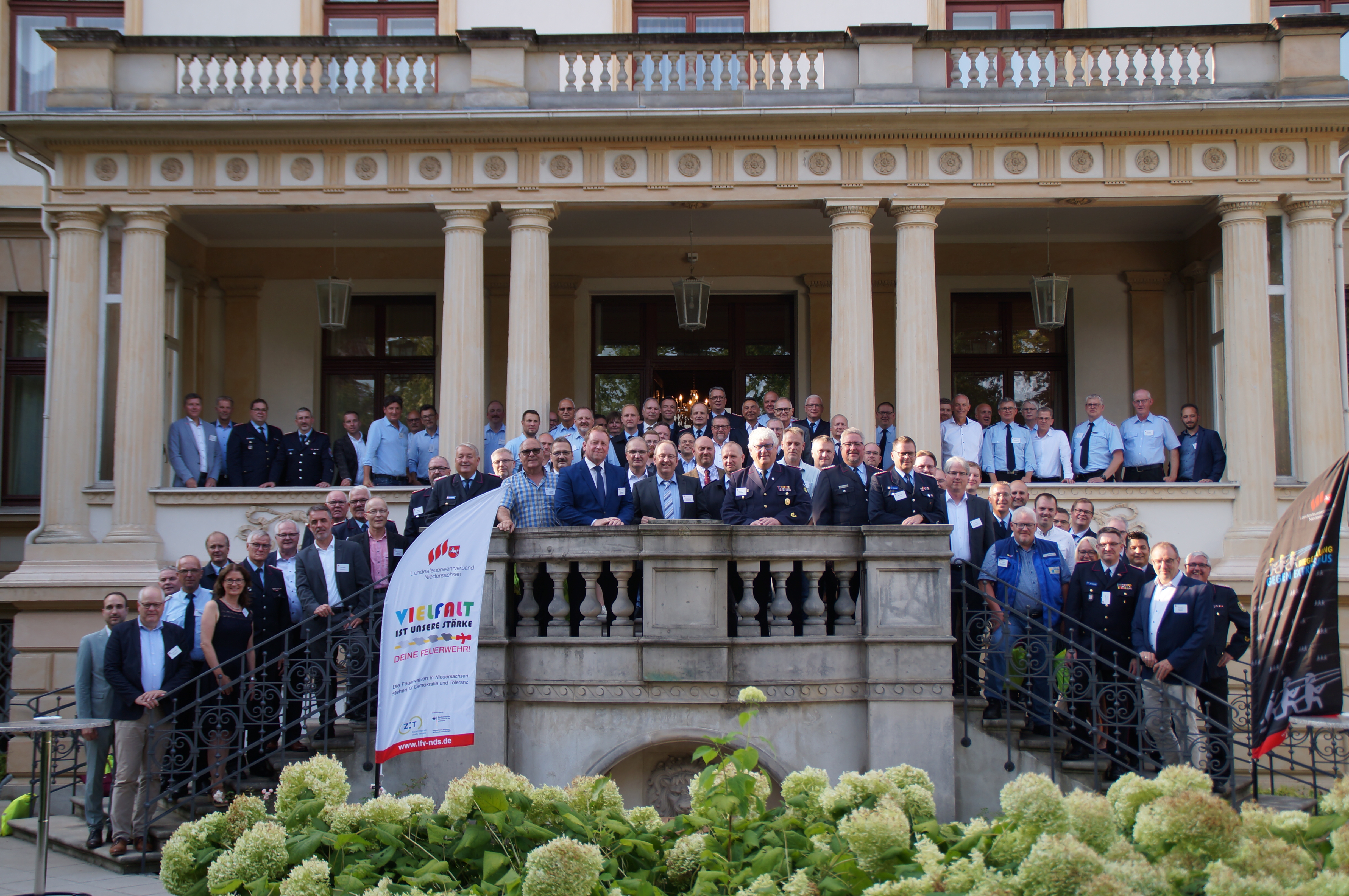 Gruppenfoto mit allen Beteiligten